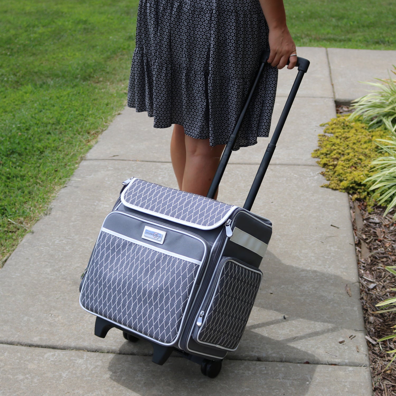Collapsible Rolling Scrapbook & Featherweight Case, Grey & White