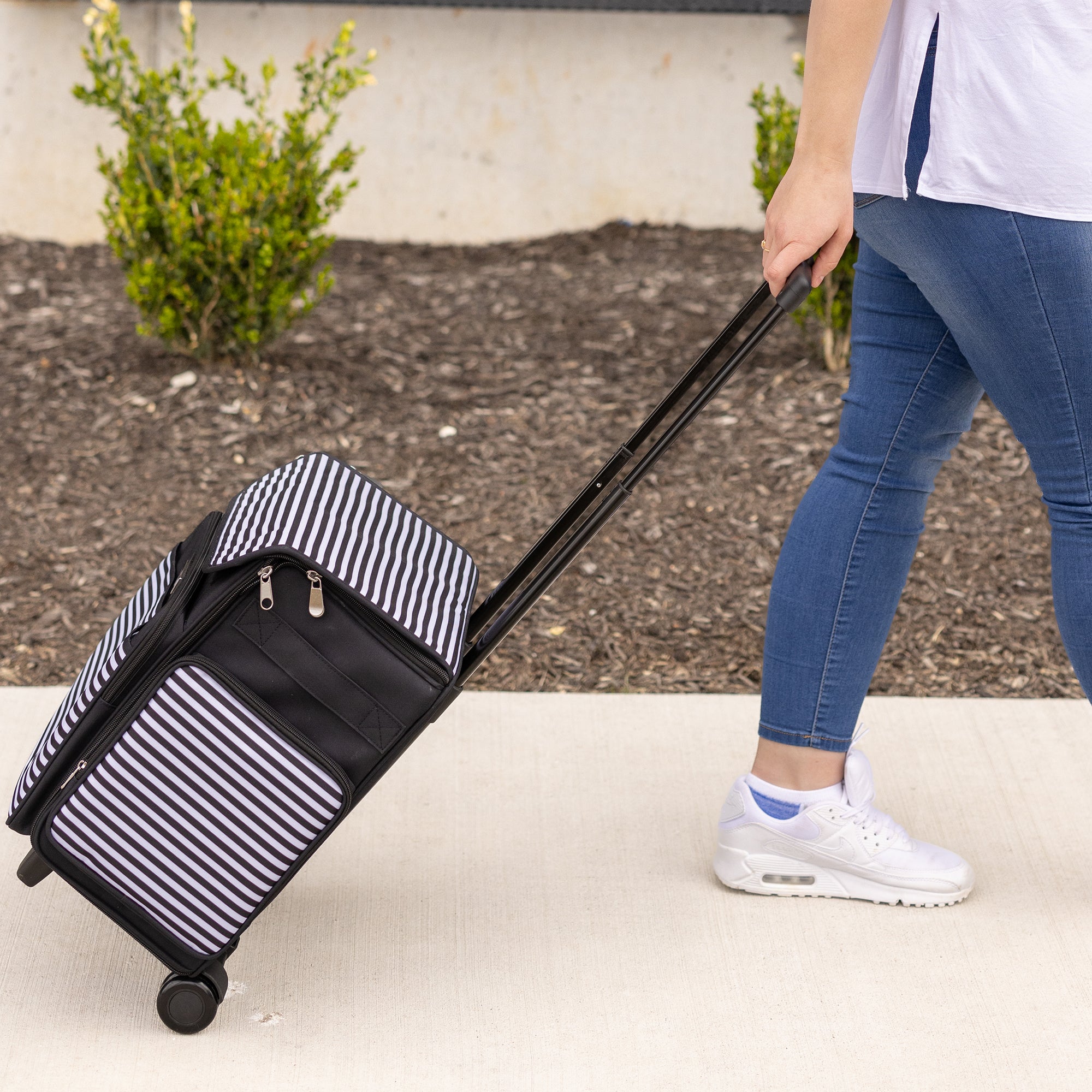 Collapsible Rolling Scrapbook & Featherweight Case, Black & White Stripe