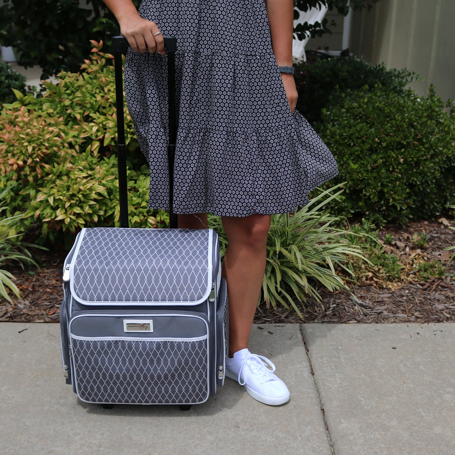 Collapsible Rolling Scrapbook & Featherweight Case, Grey & White